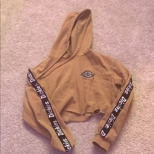 Nice brand new dickes cropped sweater!